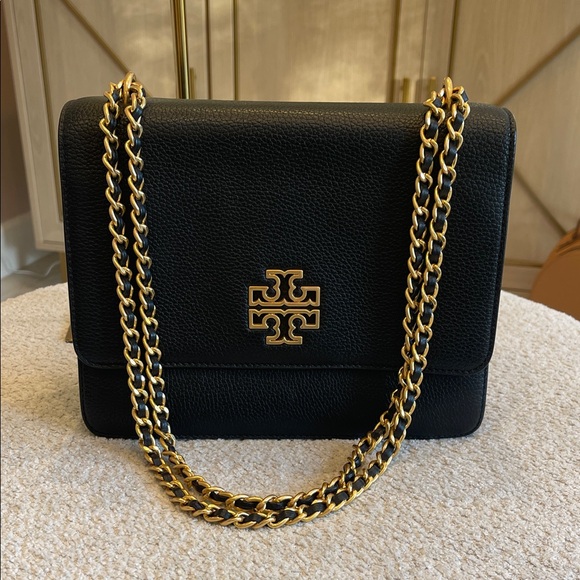 Tory Burch Handbags - Tory Burch Black Crossbody Bag with Gold Chain